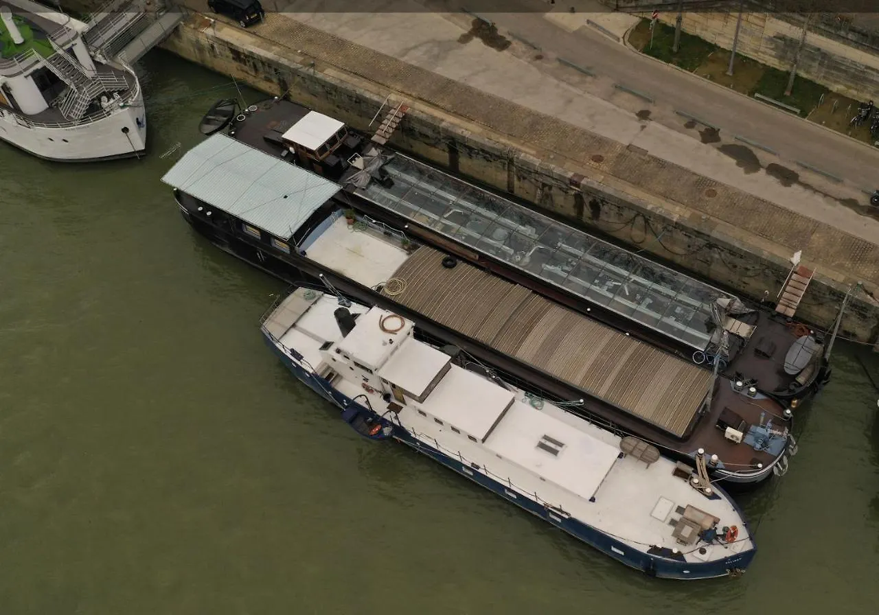 Bateau Pelican location